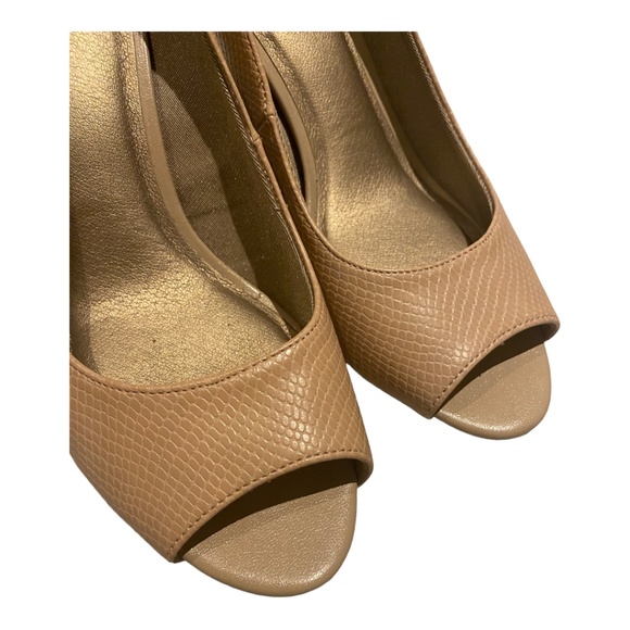 Lifestride comfort vegan nude peep toe heels. Sz 8 - Picture 8 of 16